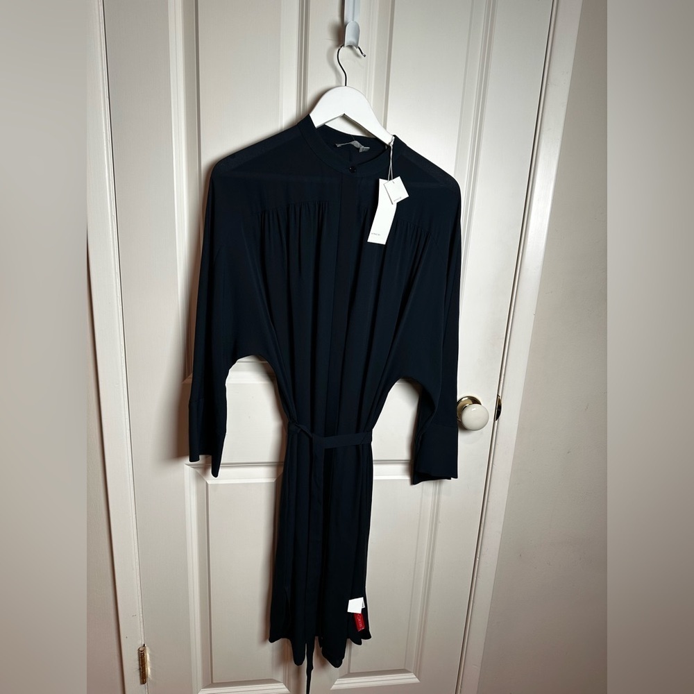 Vince Classic navy button down dress 💯 silk